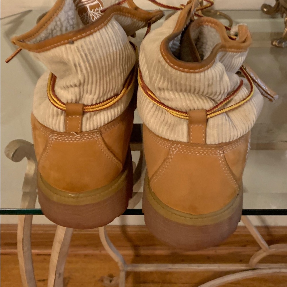 Timberland Boots - Picture 10 of 12